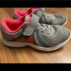 Girls Nike Revolution 4 shoes